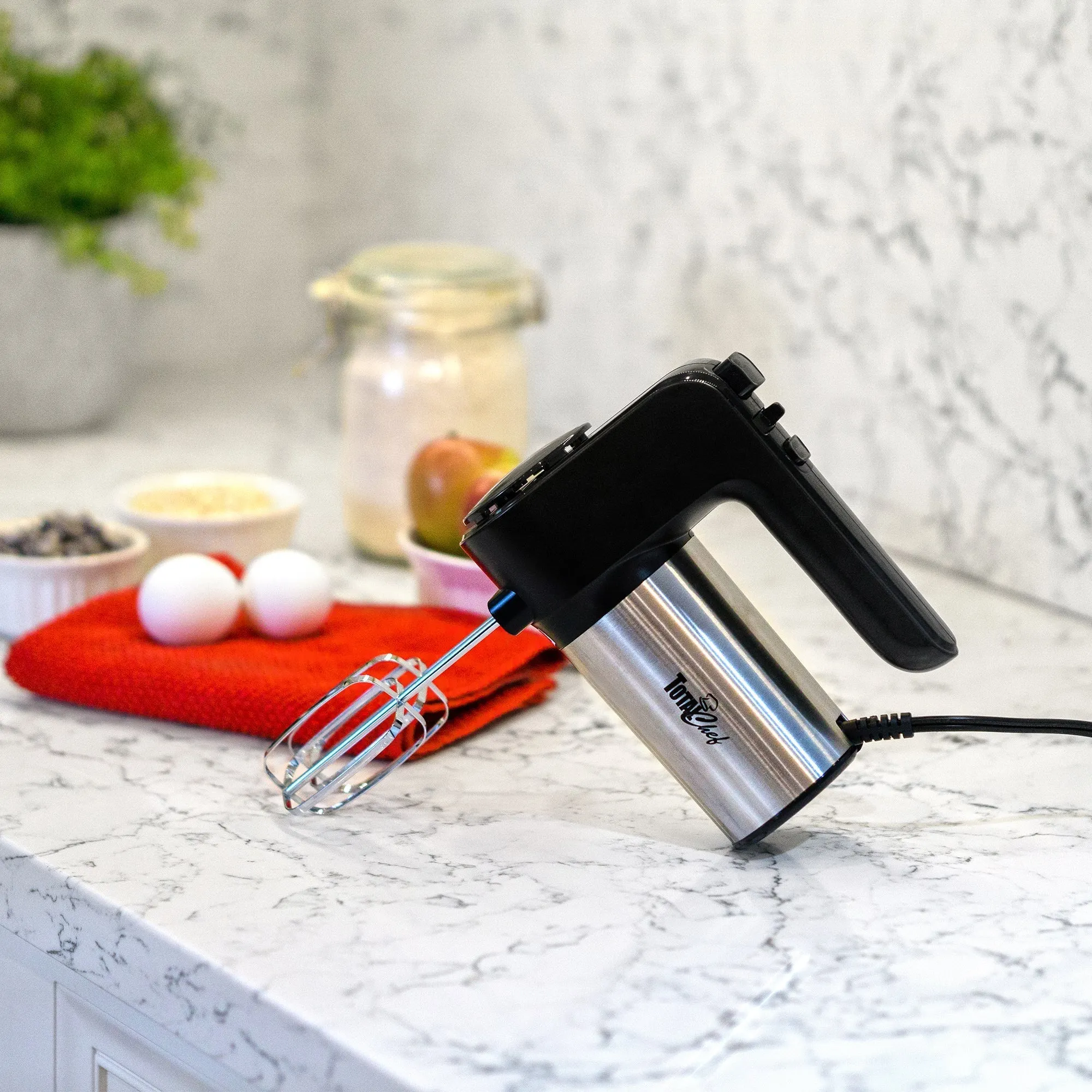 Total Chef 6-Speed Electric Hand Mixer | Stainless Steel Beaters & Dough Hooks | Clip-On Storage | 250 Watt Motor With Turbo Boost | Dishwasher-Safe Accessories | Black & Silver